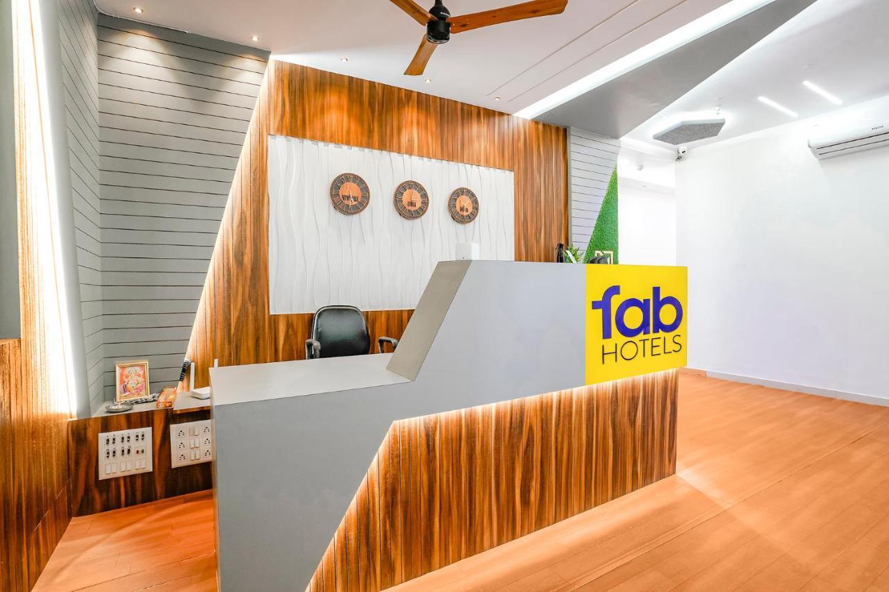 Fabhotel Magnus Surat Luaran gambar
