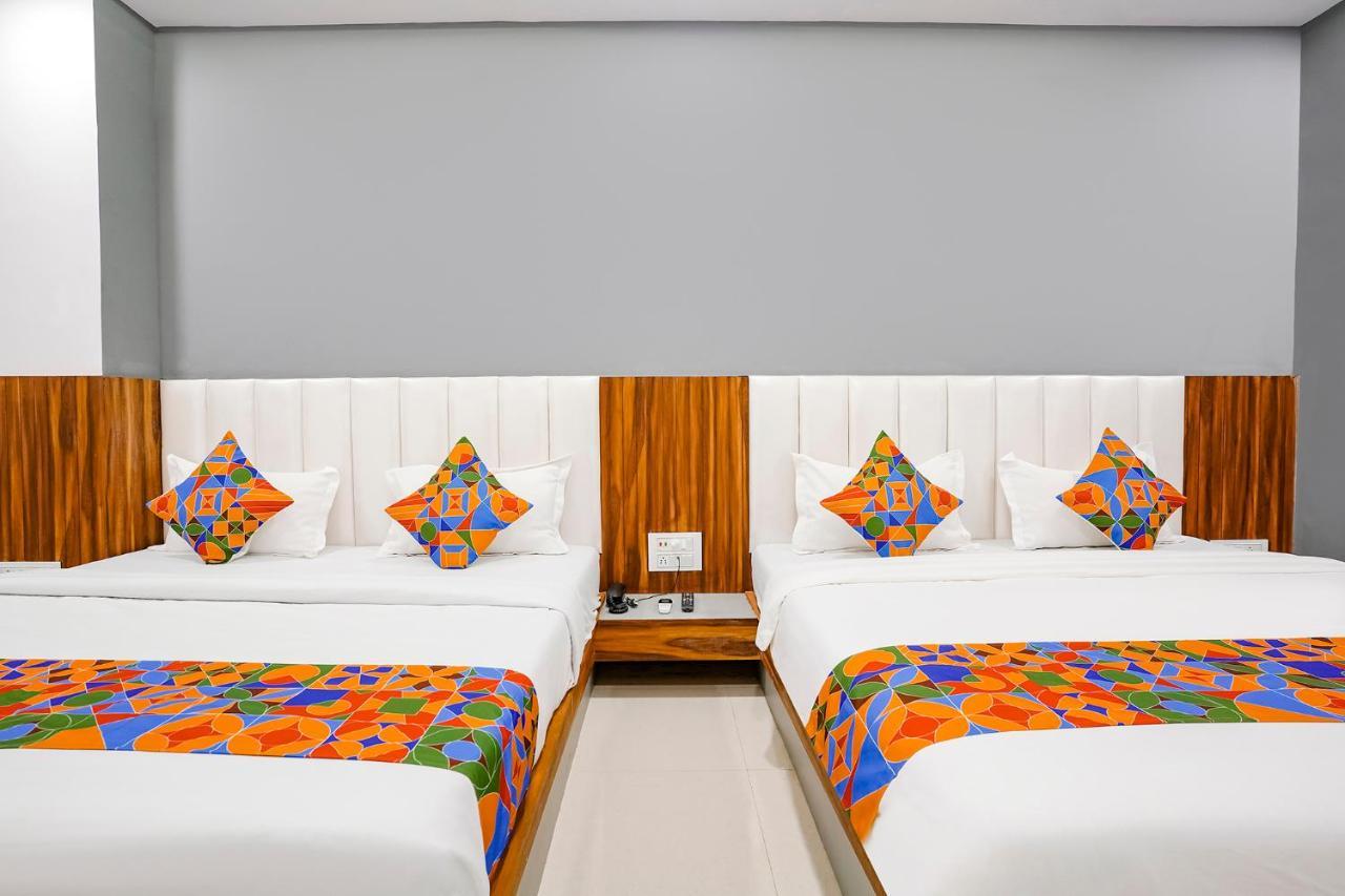 Fabhotel Magnus Surat Luaran gambar