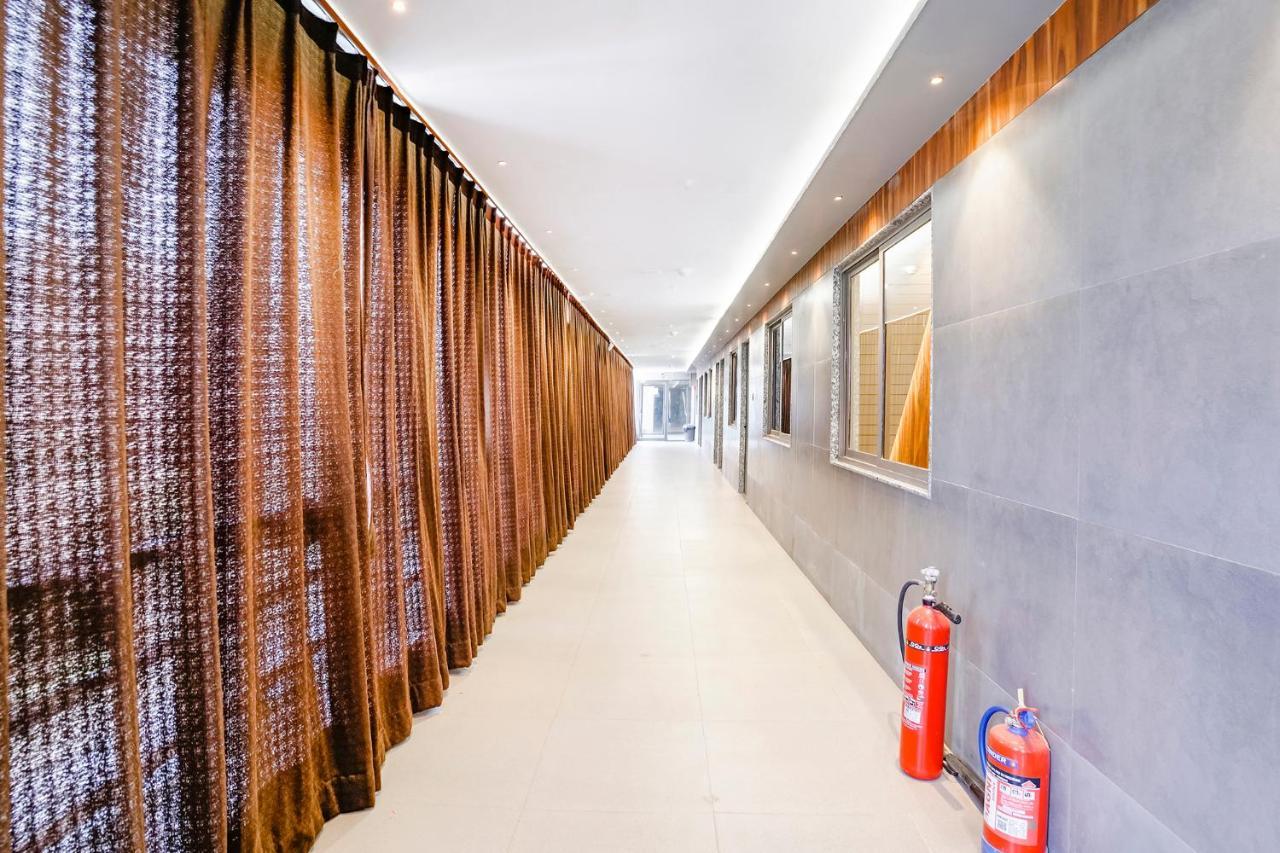 Fabhotel Magnus Surat Luaran gambar