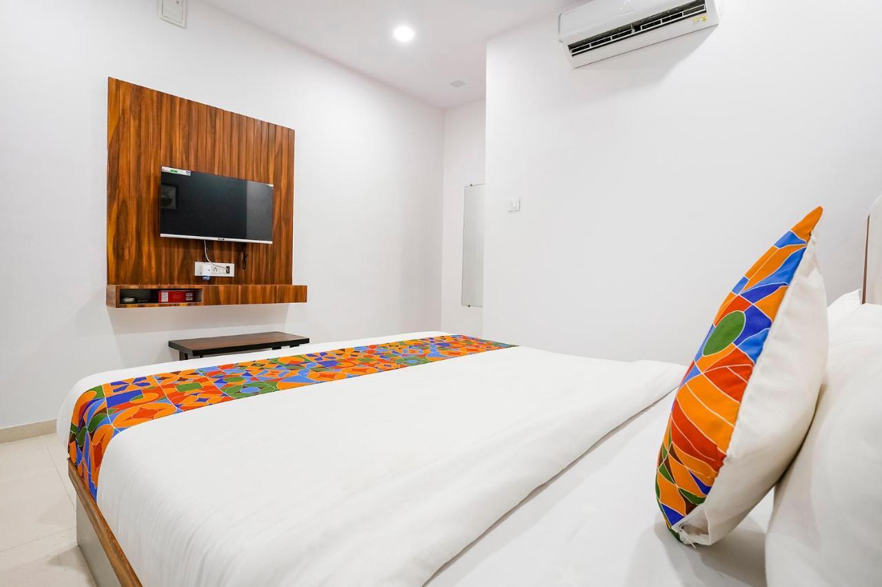 Fabhotel Magnus Surat Luaran gambar