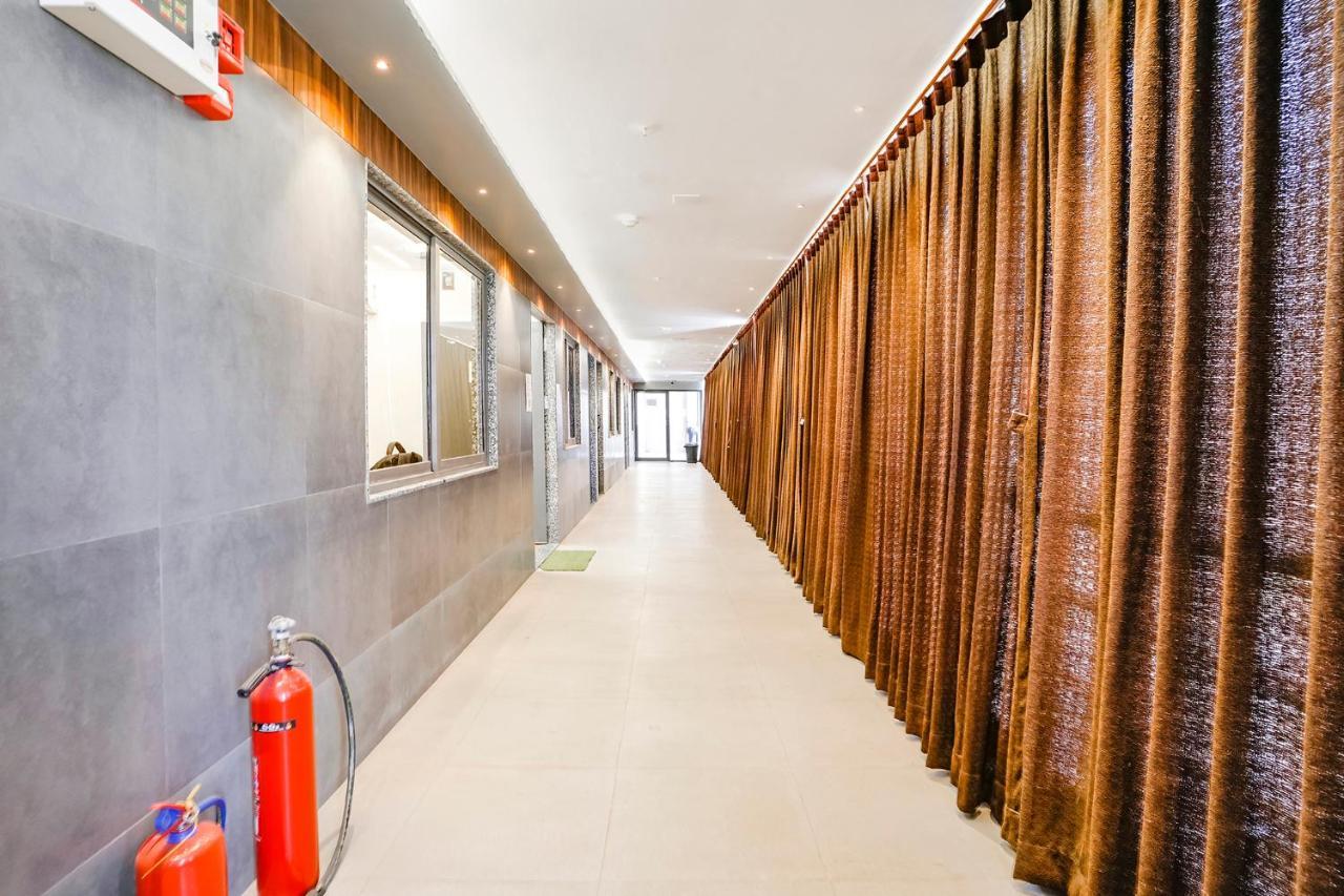 Fabhotel Magnus Surat Luaran gambar
