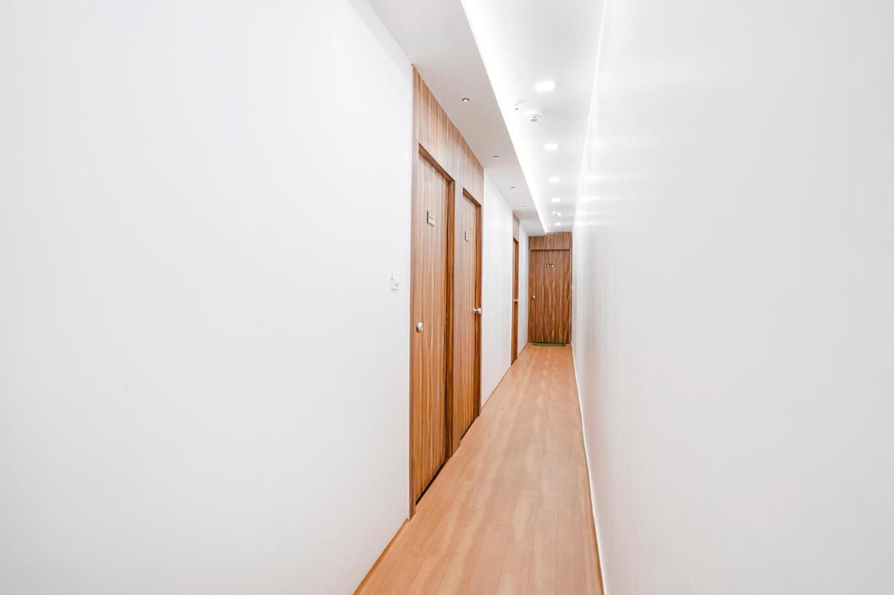 Fabhotel Magnus Surat Luaran gambar