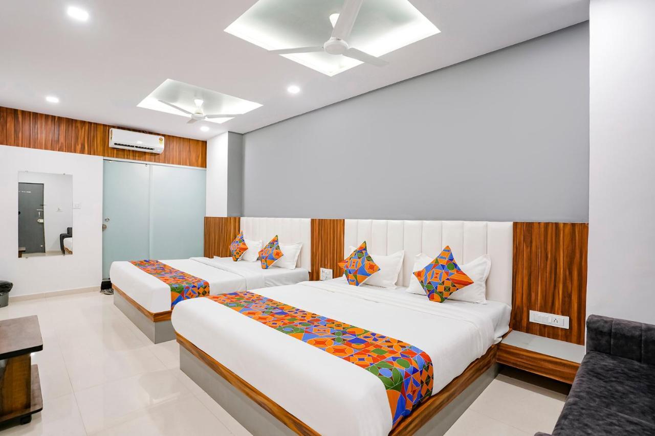 Fabhotel Magnus Surat Luaran gambar