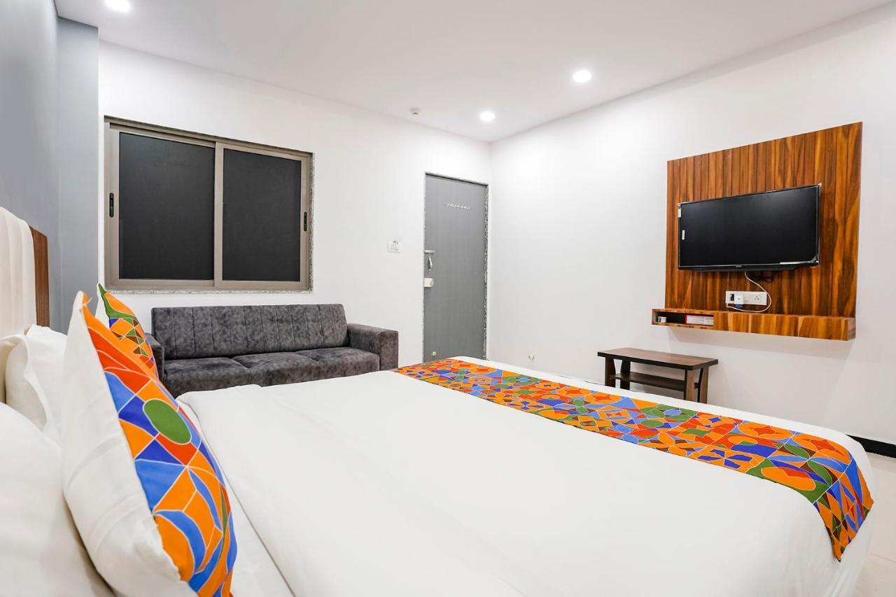 Fabhotel Magnus Surat Luaran gambar